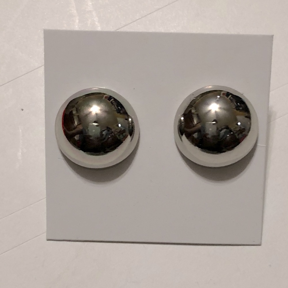 Women’s large stud earrings (for pierced ears)